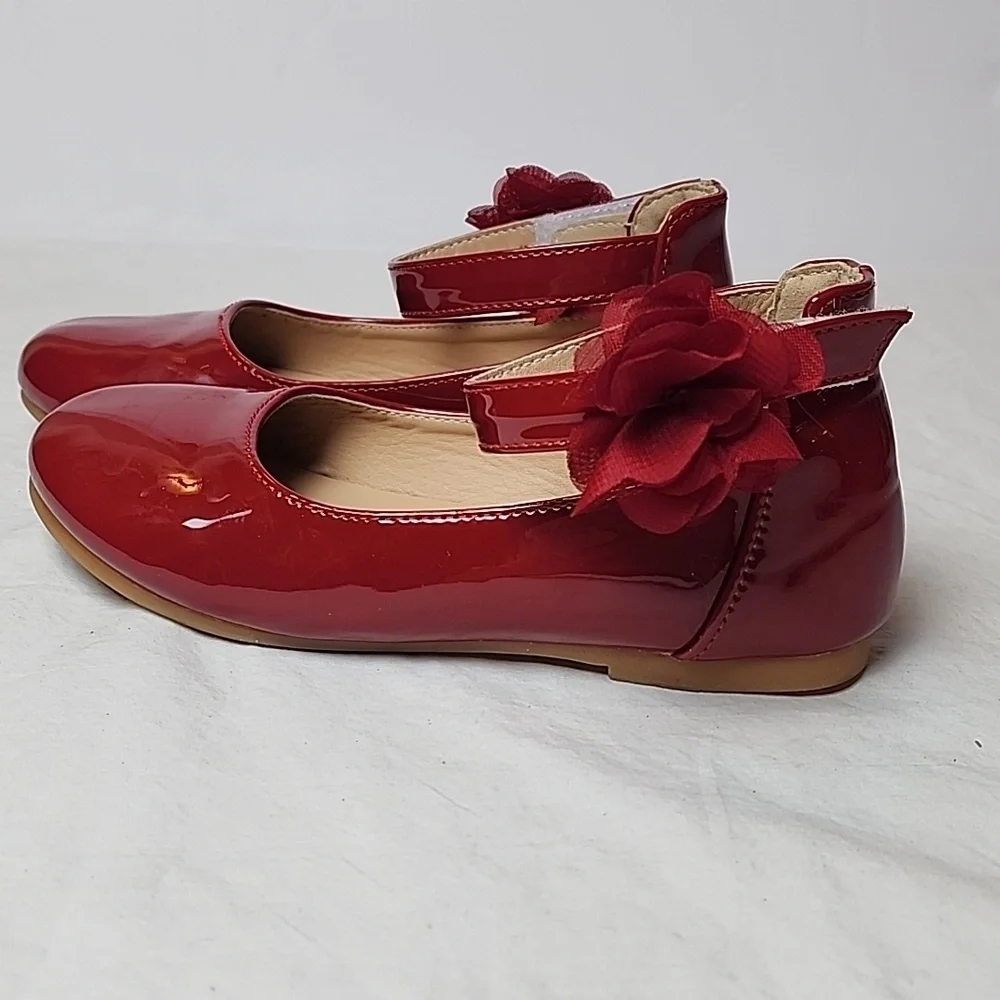 Youth Red Patent Leather Shoes with Flower Accent Size 1